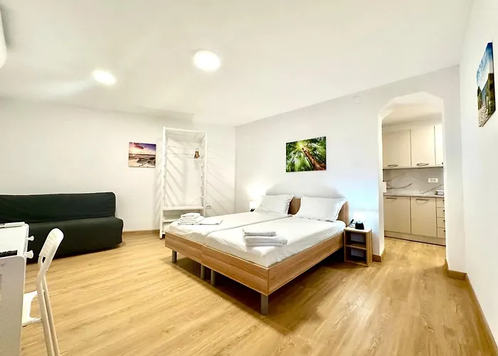 Casa Mirjan アパート